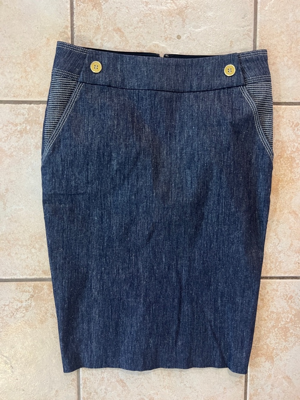 Bebe Denim Pencil Skirt with Contrast‎ Stitching and Back Pleating, Sz 2